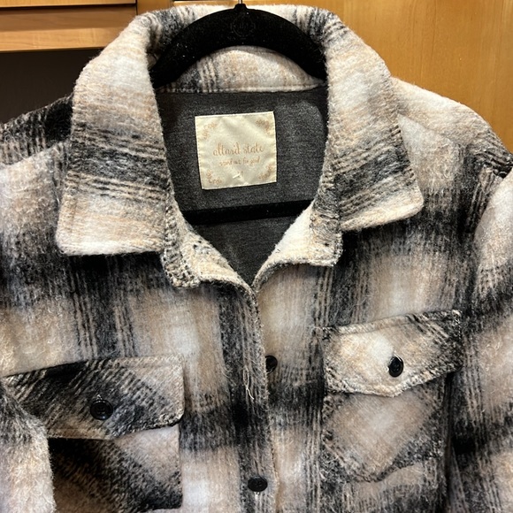 Flannel shacket - Picture 2 of 7